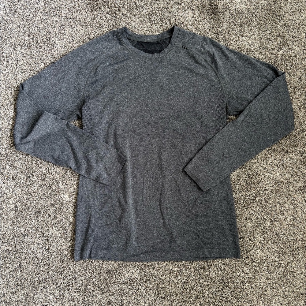 Men’s Lululemon Long Sleeve Shirt